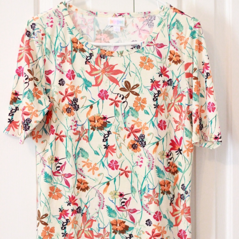 LulaRoe Gigi size L off white w/multi color floral